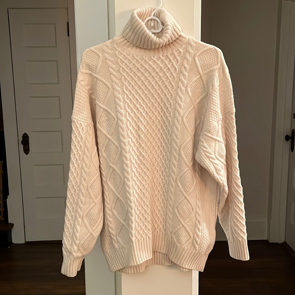 Aritzia Sunday best Peggy Turtleneck Size S